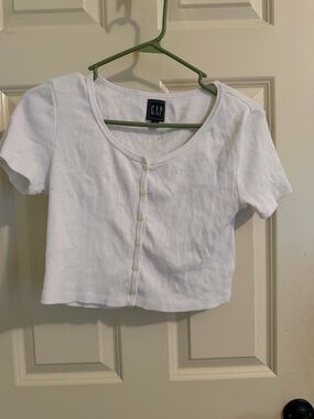 GAP White Ribbed Button-Front Crop Tee